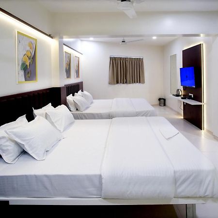 Hotel Haldi Nashik Exterior photo