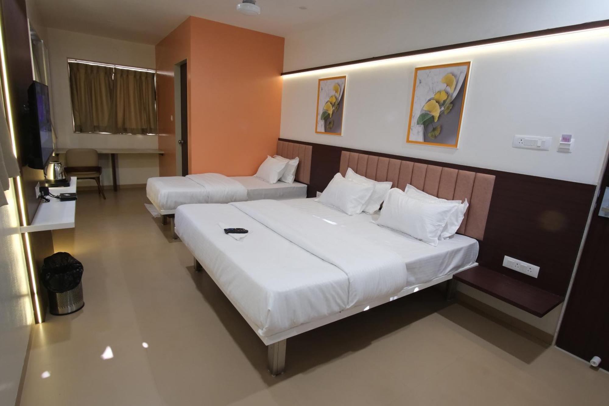 Hotel Haldi Nashik Exterior photo