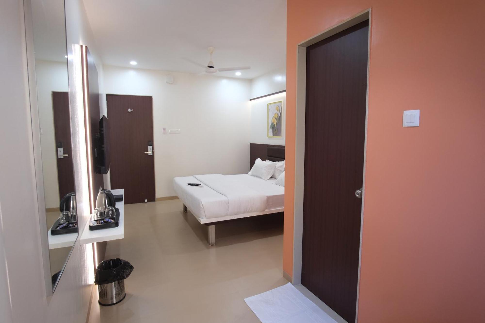 Hotel Haldi Nashik Exterior photo