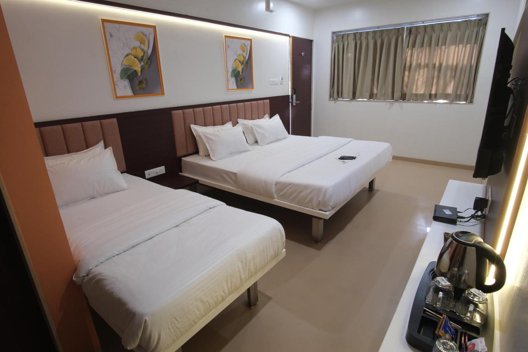Hotel Haldi Nashik Exterior photo