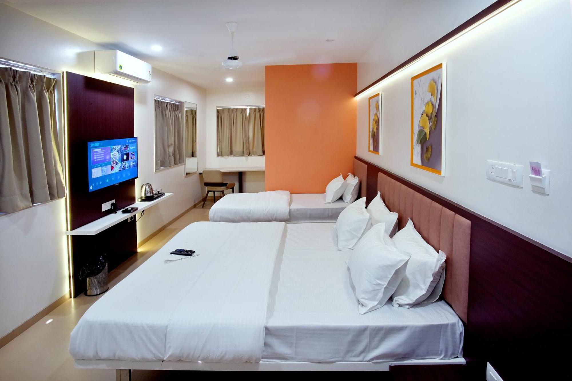 Hotel Haldi Nashik Exterior photo